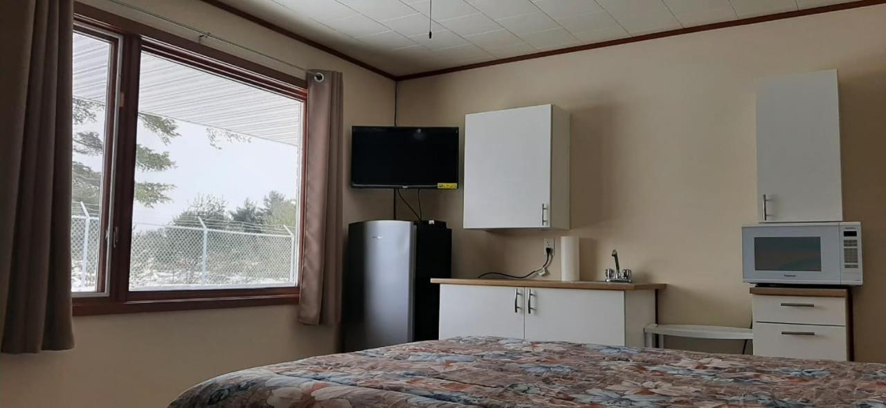 סאולט סאינטה מארי Super Nights Inn מראה חיצוני תמונה